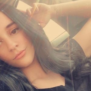 Meet your Posher, Angie